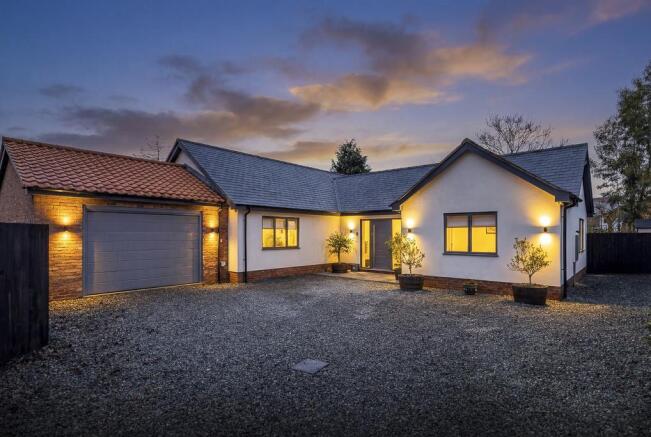 25b West Cob Gate (Moulton)-1.jpg