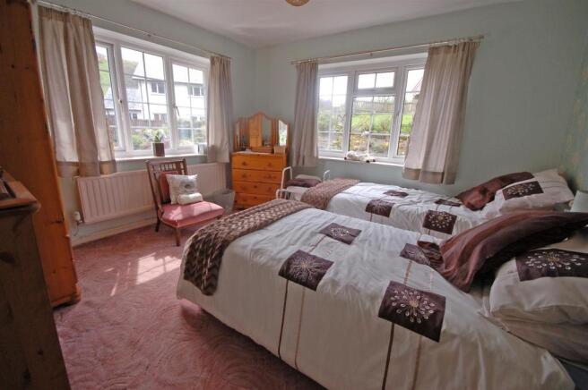 DOUBLE BEDROOM 2