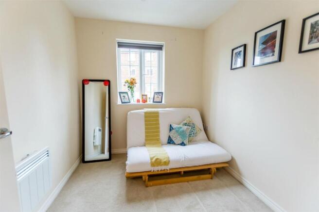 2 bed Apartment to rent Image 4