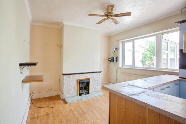 3 bed Semi-Detached for sale Image 9