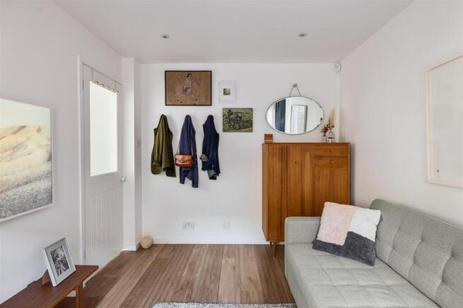 Ashdon Close, IG8
