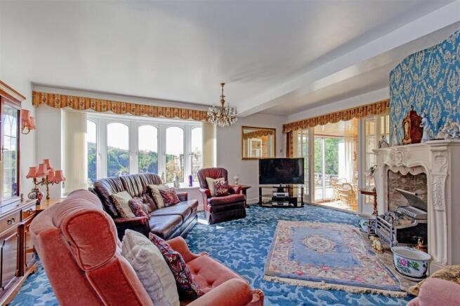 Reception Room-2.jpg