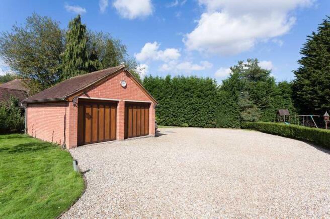 Detached garage