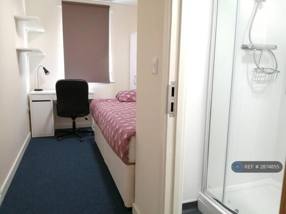 Standard En-Suite
