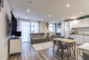 11, Ashwell House, Healum Avenue, Southall UB2 4WH