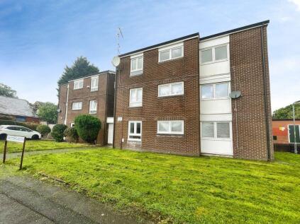Carlton Gardens, Farnworth
