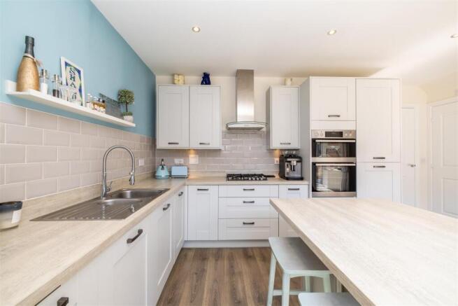 3 bed Detached for sale Image 3