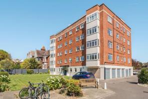 3, 25 Amersham Court, Craneswater Park, Southsea PO4 0NX