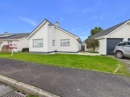 Connor Downs, Hayle - Well presented three bedroom bungalow