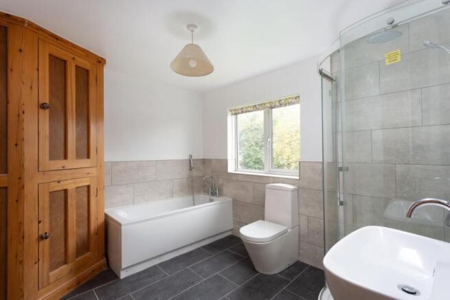 3 bed Detached to rent Image 11