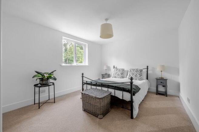 3 bed Terraced for sale Image 11