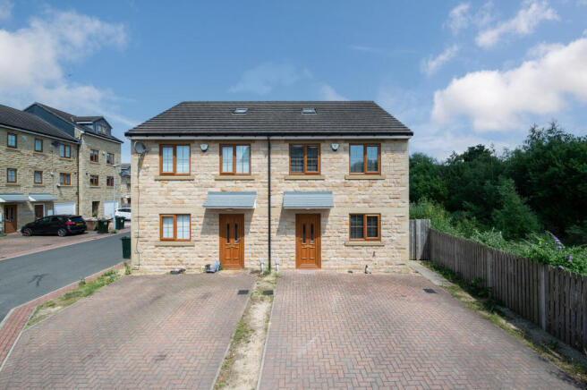 3 bed Semi-Detached to rent Image 12