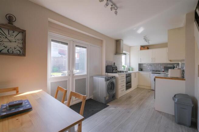 3 bed Semi-Detached for sale Image 8