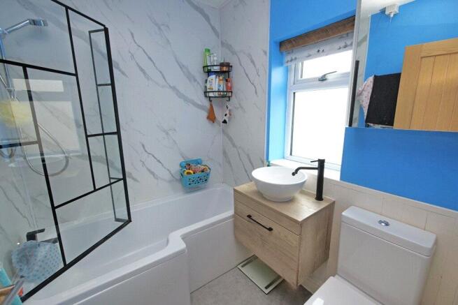 3 bed Semi-Detached for sale Image 12