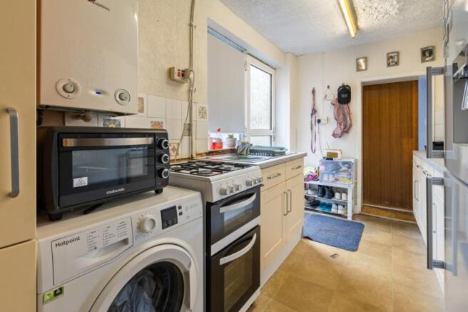 2 bed Terraced for sale Image 6