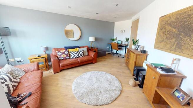 2 bed Apartment for sale Image 4