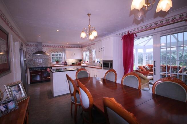 Kitchen / Dining Room