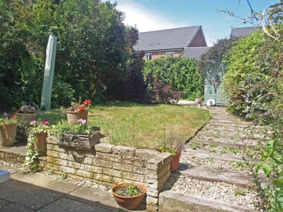 20 Worcester Road - Garden 1.jpg