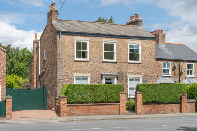 4 bed Semi-Detached for sale