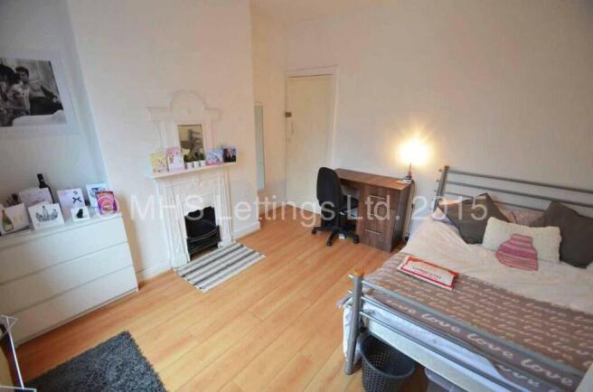4 bed Terraced to rent Image 5