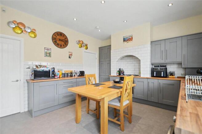4 bed Terraced for sale Image 9