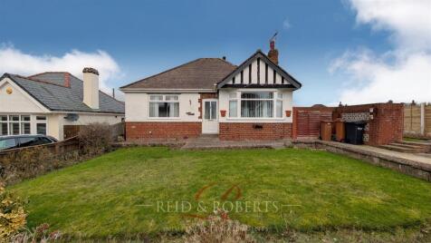 Bryn Coch Crescent, Mold