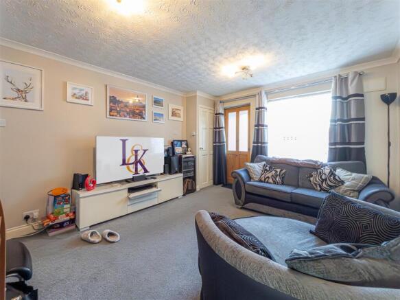 Brecon Close, Melksham photo 5