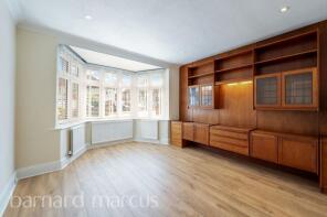 32, Oxford Crescent, New Malden KT3 5QL