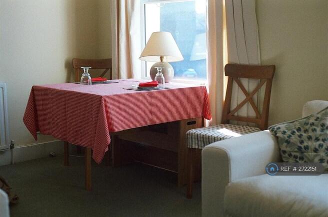 Large Sitting Room Diner!