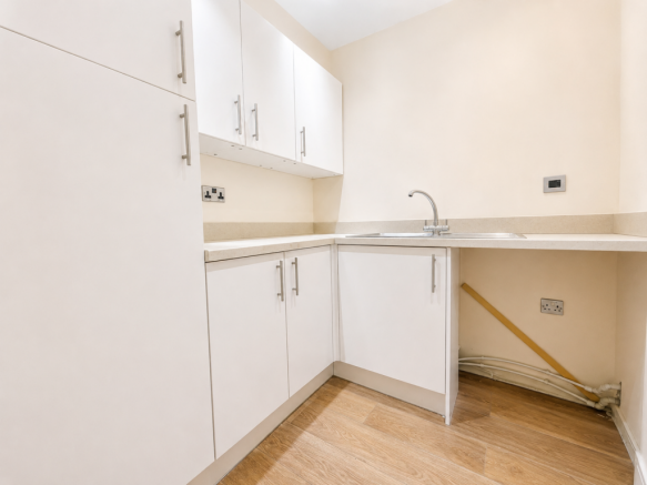4 bed Semi-Detached for sale Image 10