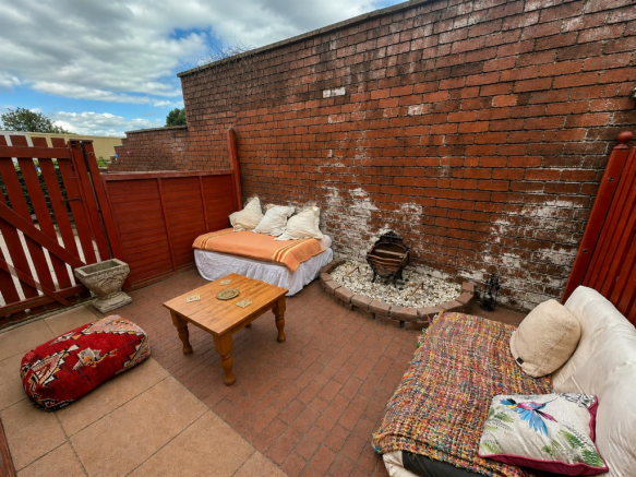 2 bed Terraced for sale Image 9