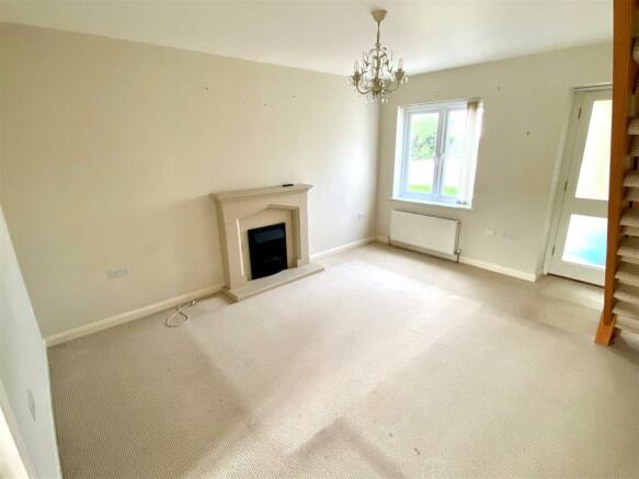 15 Dale Close Lounge