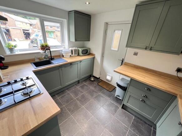 3 bed Semi-Detached for sale Image 7