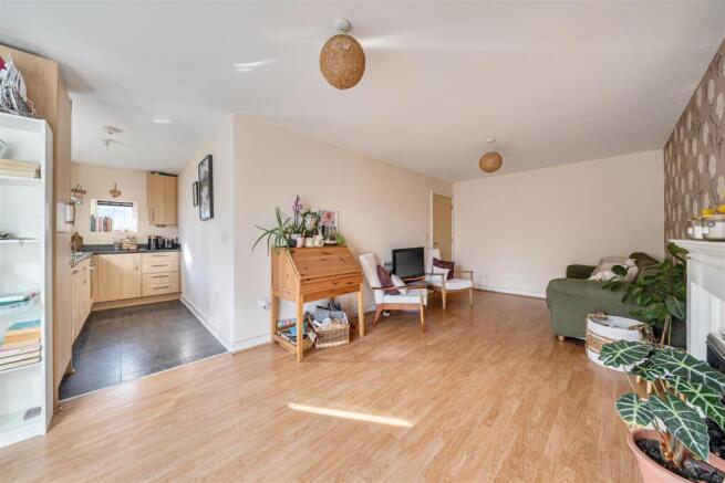 Kitchen / Lounge / Diner