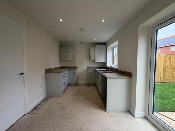 2 bed Semi-Detached for sale Image 4