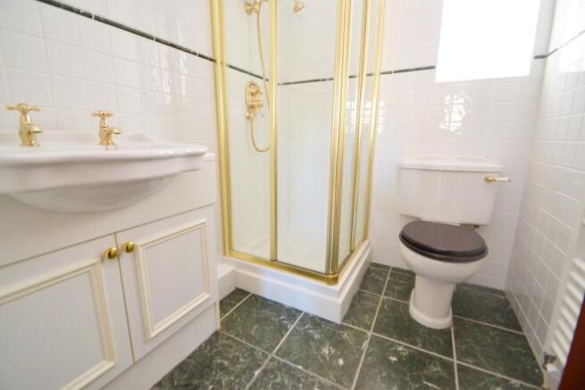 Bedroom 2 ensuite