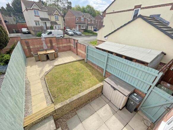 Robins Way 3 - Garden View.jpg