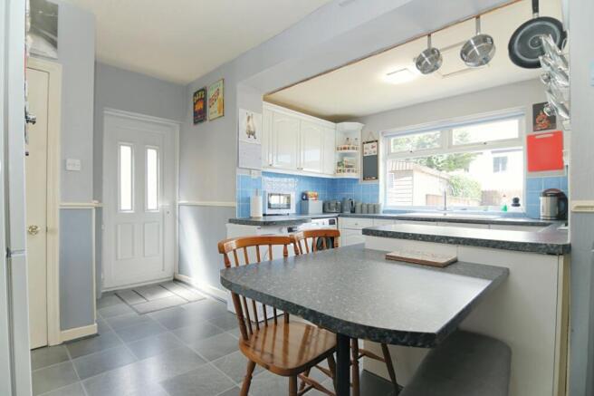 2 bed Semi-Detached for sale Image 6