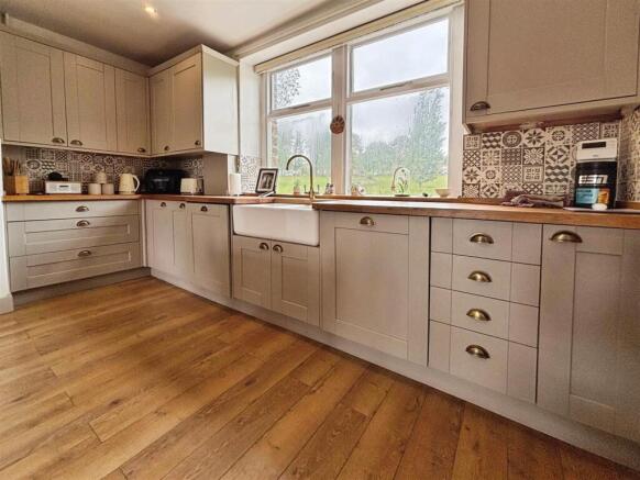 4 bed Terraced for sale Image 4