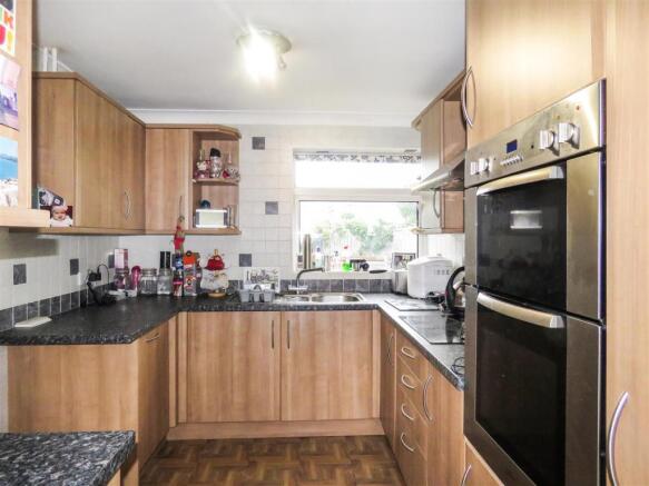 Kitchen.JPG