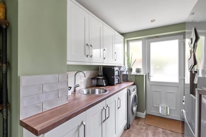 4 bed Detached for sale Image 9