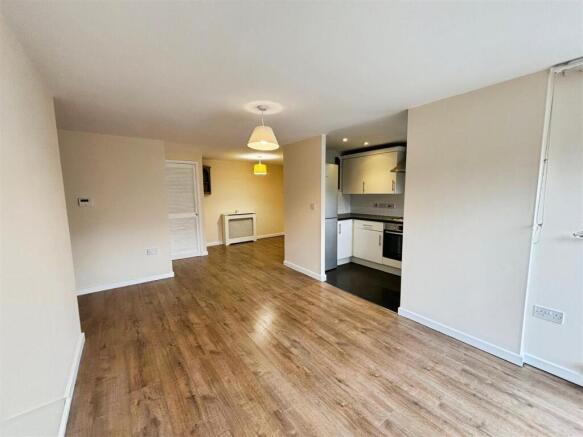 9202f353-Photo 2011-20-25 2C 2013 2032 2023.jpg