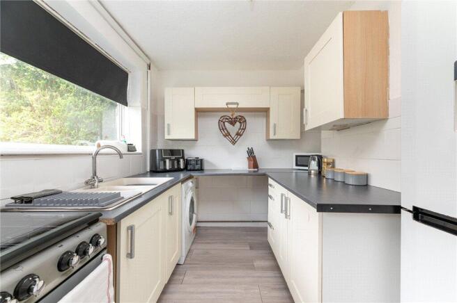 2 bed Semi-Detached for sale Image 8