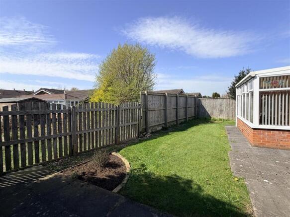 2 bed Detached Bungalow for sale Image 9