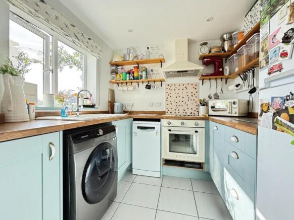 pbox-kitchen-327403.jpeg