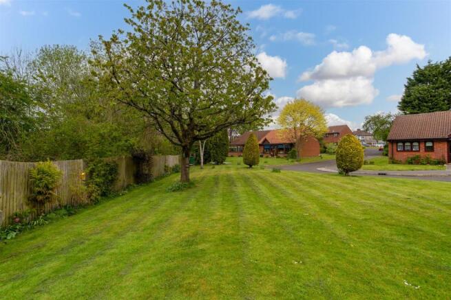 bungalow-derby-close-epsom-downs-107.jpg
