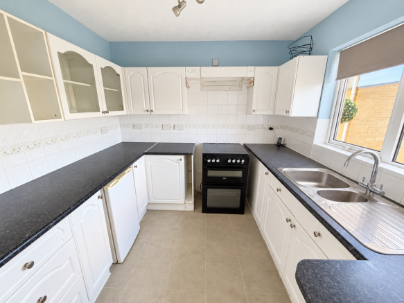 Font Villas, West Coker, BA22 photo 4