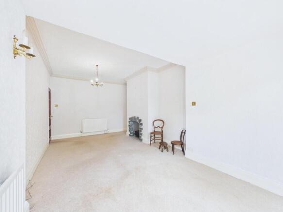 4 bed Semi-Detached for sale Image 8