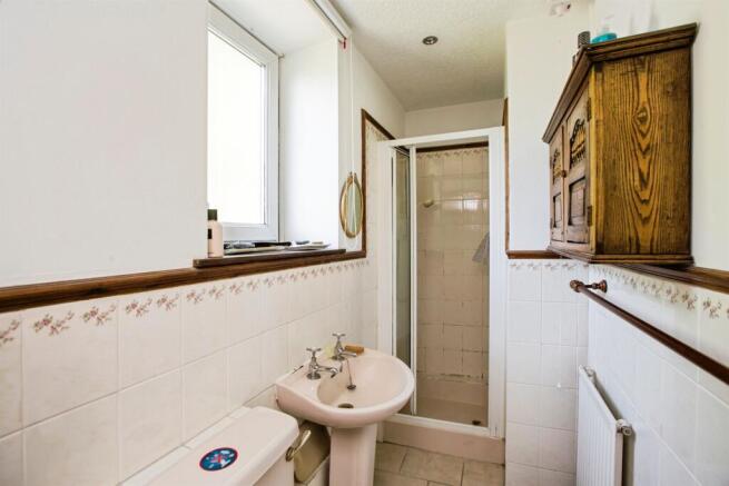 4 bed Semi-Detached for sale Image 5