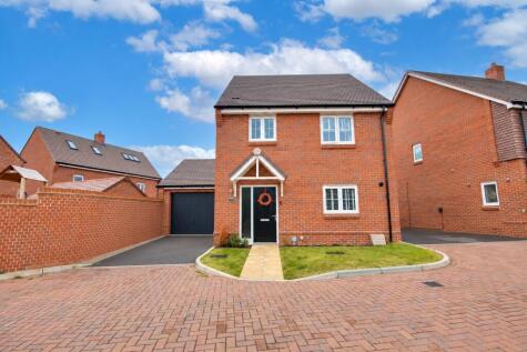 Boorley Green! Open Plan Kitchen/dining/lounge! Ensuite To Master!
